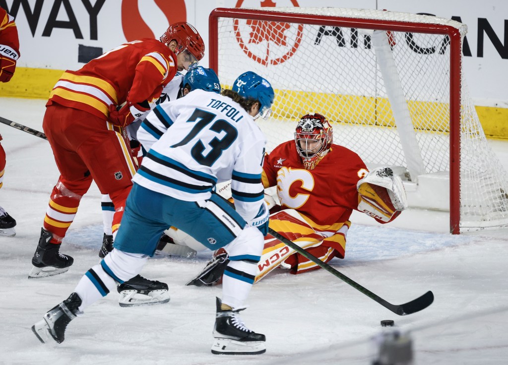 Calgary Flames beat San Jose Sharks, stay alive in playoff hunt